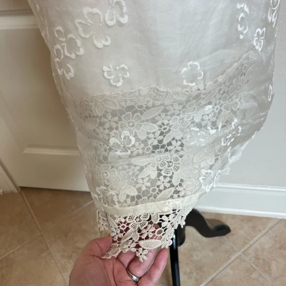 Valentino Elegant Cream Lace Blouse